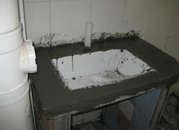 新房装修,我用水泥做个洗手池,成本才几十块钱,装修工都跑来学