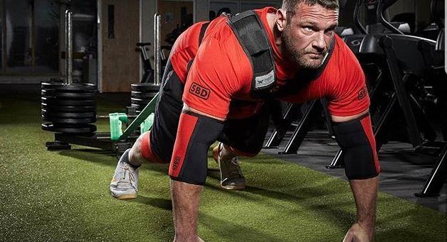 肌肉型肥胖者脱掉那层脂肪,会强壮成什么样?网友说像绿巨人