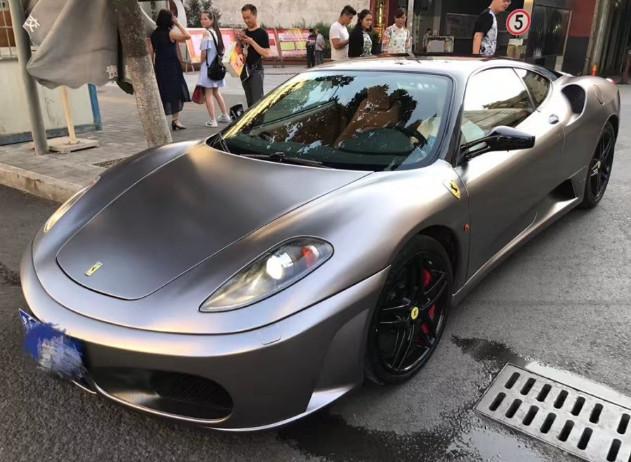 小伙用保时捷718的钱入手二手法拉利一个月后直言赶快换车