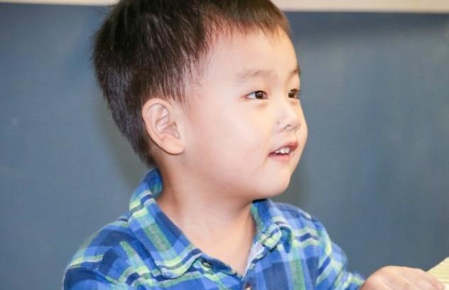 鸡年周姓男孩起名福如东海,大富大贵好听男孩名字大全