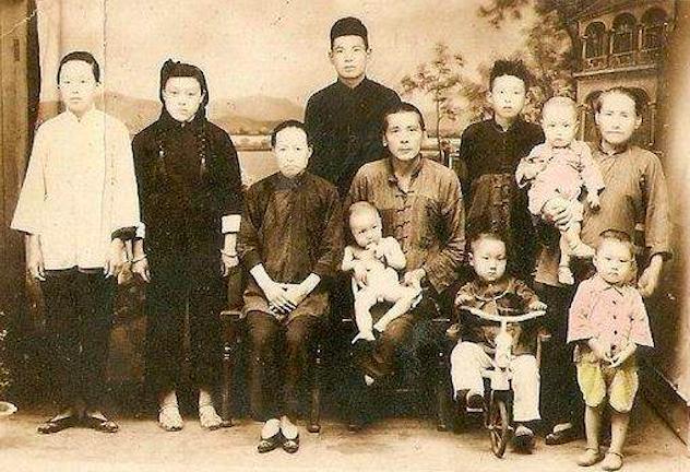 这些名人全家福,有的已成分飞燕,有的绯闻缠身,还有幸福感爆棚