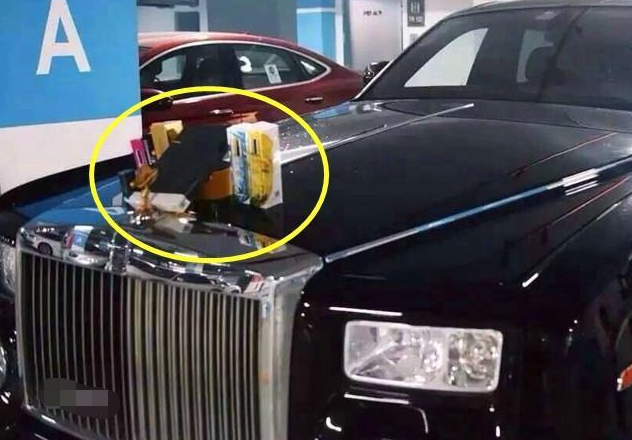 劳斯莱斯被方总拿下,微商排队炫耀卖货,拍一次