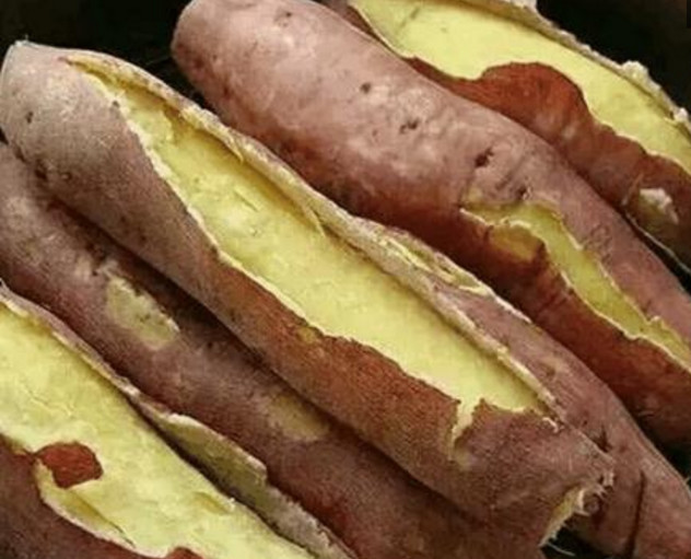 城里的孩子可能至今都没有吃过,首先要将红薯蒸熟.