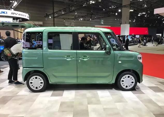 铃木家族的迷你埃尔法方正盒子设计个性十足4座配混合系统