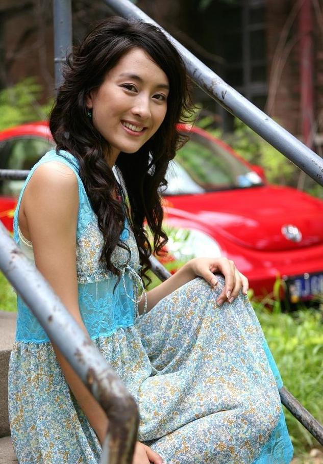 马苏12年前旧照曝光,开着买的第一辆车,那时她还是孔令辉的女友