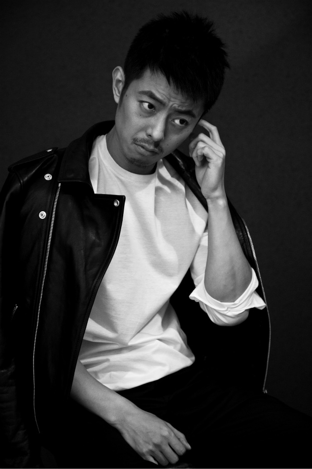 柳明明黑白写真曝光 极简熟雅质感十足|柳明明|质感|写真_新浪新闻