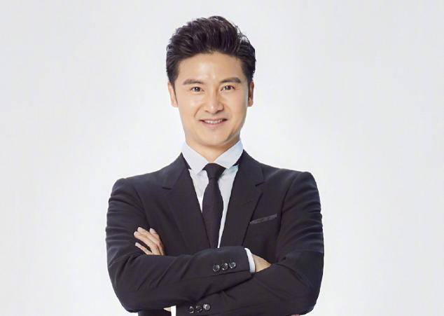 田亮晒森碟靓照,小亮仔却连张丑照都没有,网友:心偏到一边去了