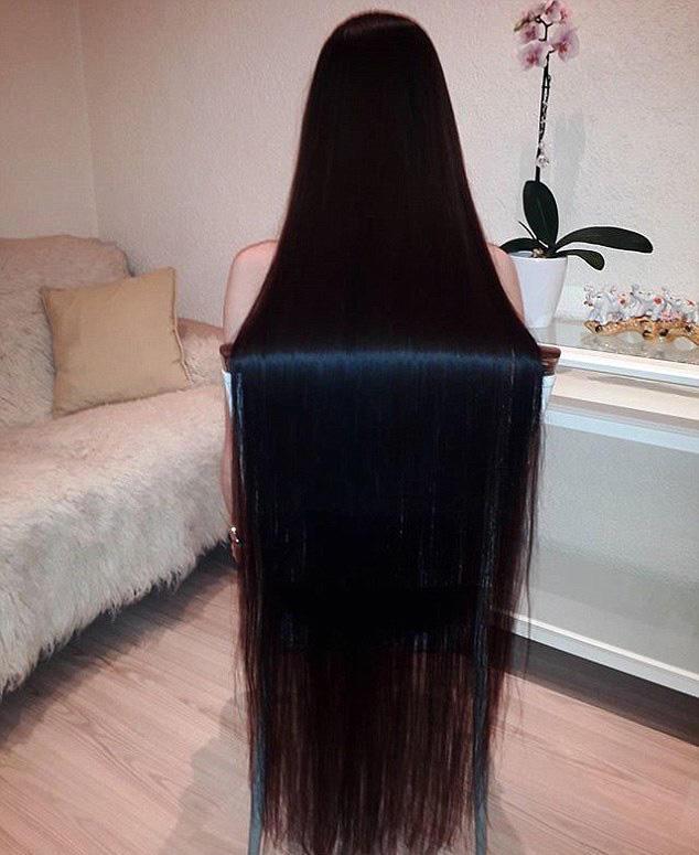 44岁俄罗斯女子拥有152米长的长发被人称为长发公主