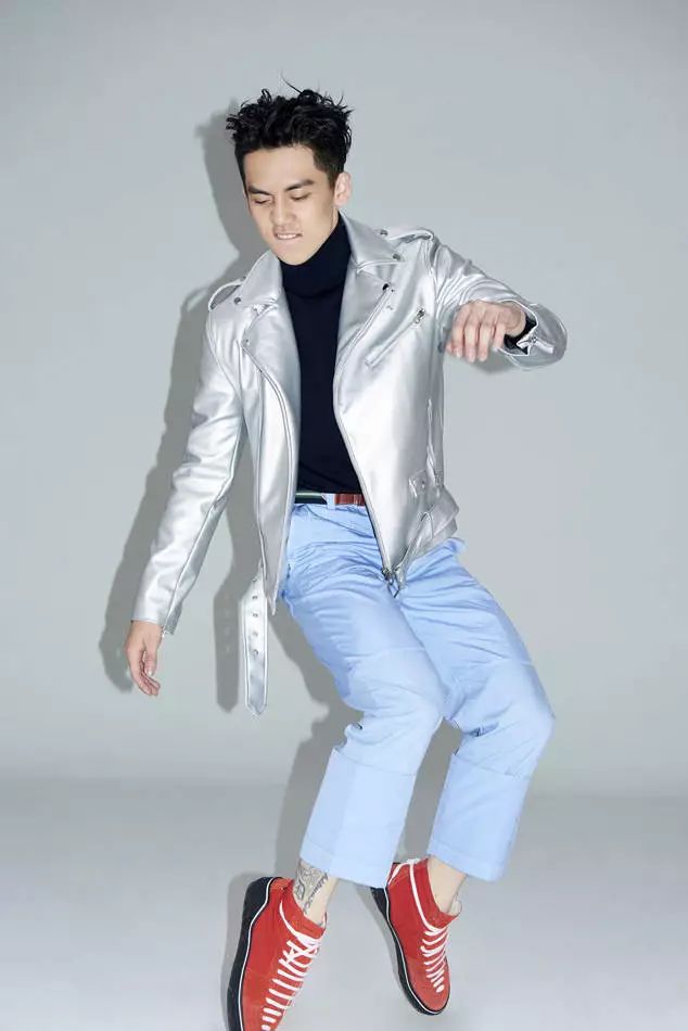 葛兆恩写真大片曝光新作重返地球成智慧与体能担当