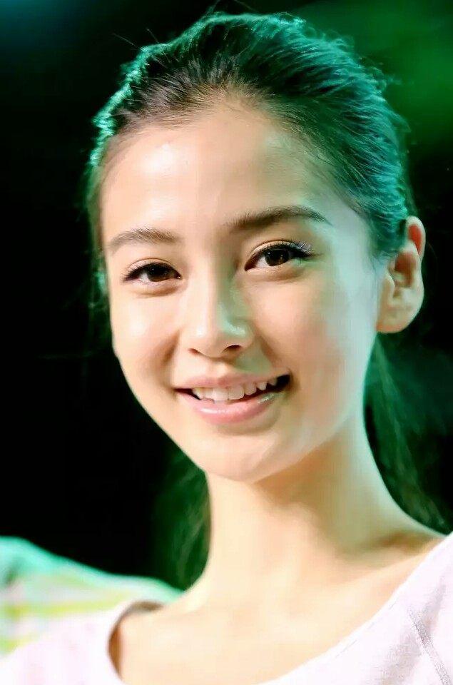 杨颖我演技不好是因为不是科班出身赵丽颖孙俪默默笑了