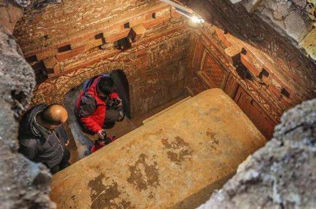 中国古代的反盗墓技术疑冢积沙墓铁汁石门盗墓贼有去无回