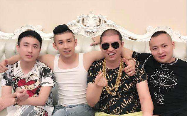 王者荣耀:骚白"破釜沉舟",惹快手众网红"心生不满"