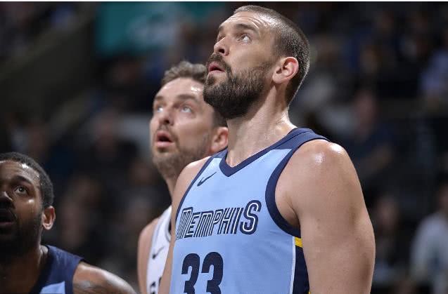 23分,当家球星被完爆,35老将反成球队大腿|灰熊|马刺|加索尔_新浪新闻