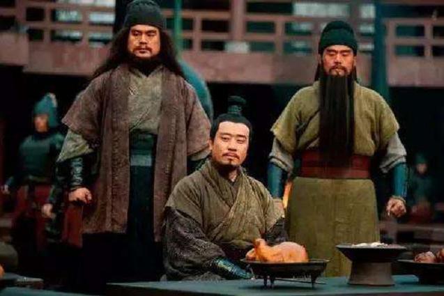 按照三国演义的描述，刘备可就长成这样了