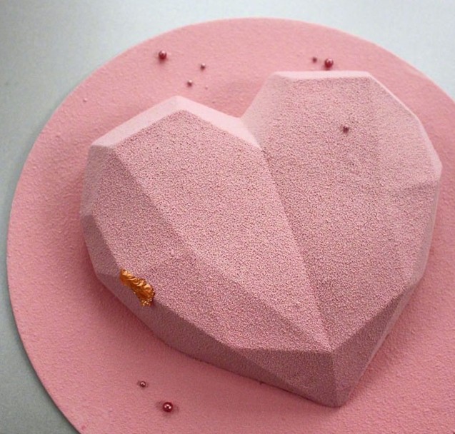 看到这样的磨砂心形蛋糕,你难道不想吃?