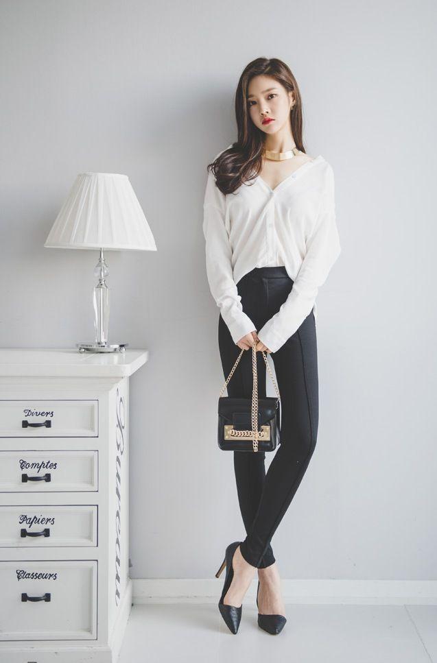 紧身裤陪衬的很性感, 精致小女人的时尚姿态