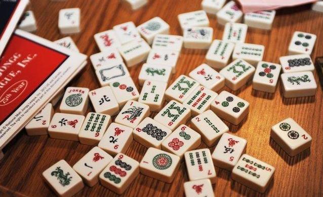 中国麻将风靡美国,看50万美国人是如何"筑长城"的?