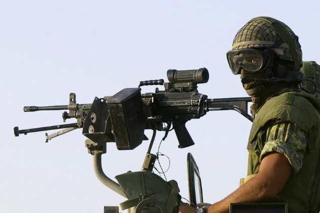 在机枪上面安装这样的盾牌,可以有效的抵挡子弹