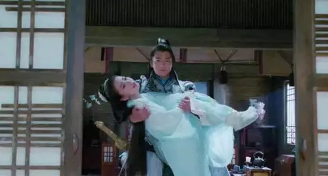 古装剧里那些笑抽了的公主抱,最后一个直接笑喷,真心受不了