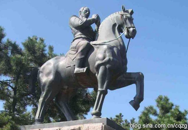 楚汉战争中,汉军灭齐,田横不久兵败于汉军之下,于是田横便投奔彭越.