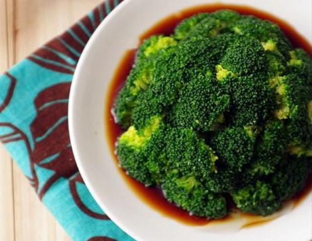 9.豉油白灼西兰花