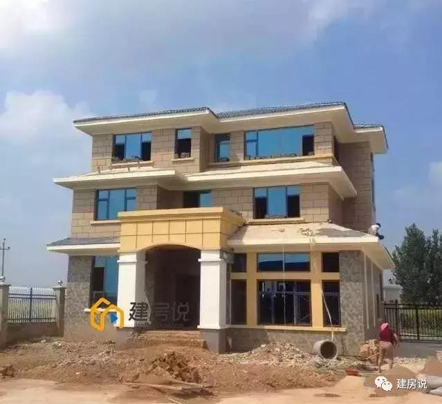 实拍新农村别墅20栋你们村的有这么漂亮吗
