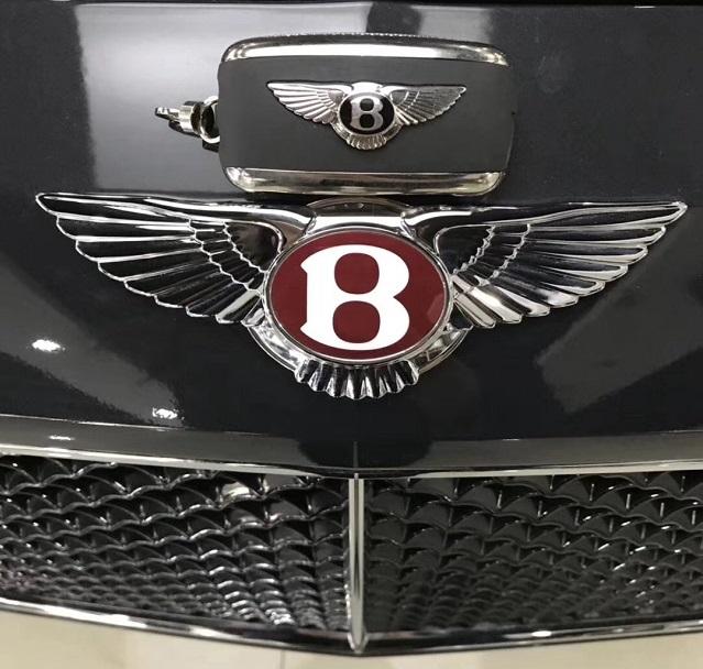 低调却又充满气场的宾利飞驰,网友:"豪"无人性!