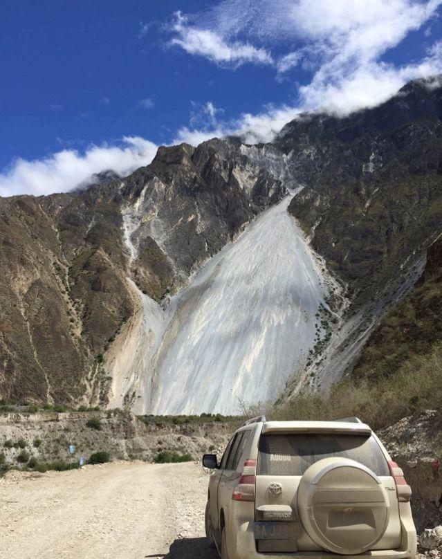 兄弟团携妻玩命自驾丙察察,命悬一线太惊险了!
