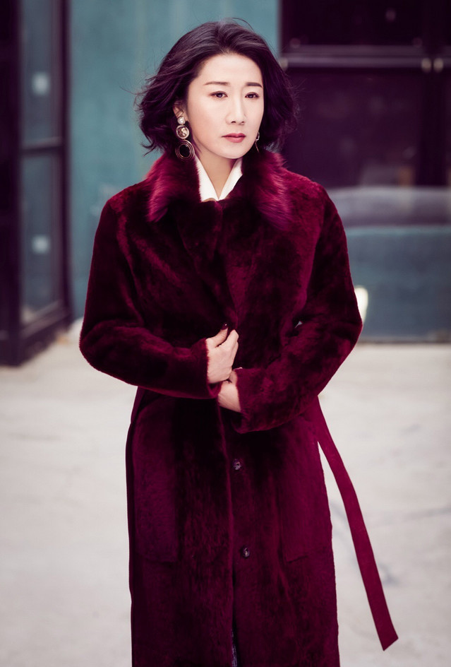 她是《伪装者》中的一个佣人,现实中贵气冲天,网友:简直不敢信