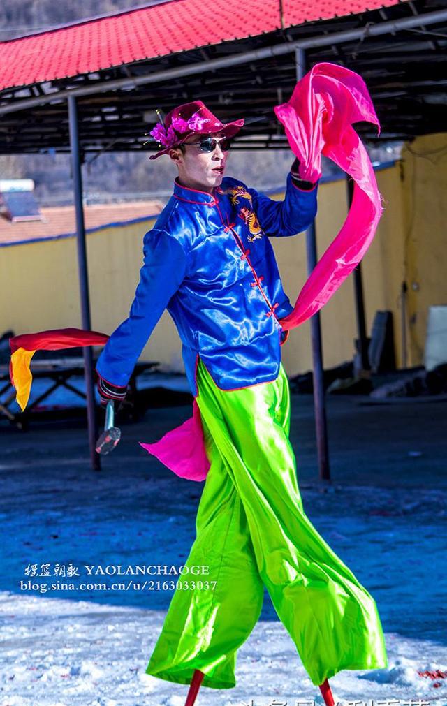 【吉林镜头】前方高能"男子"妖娆的步伐