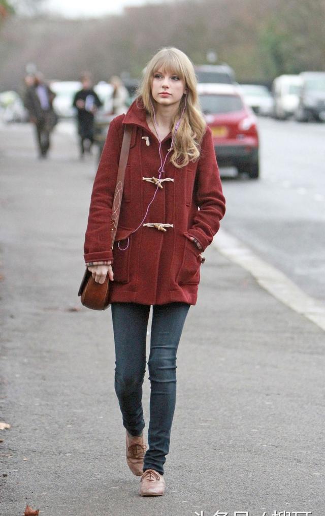 泰勒斯威夫特秋冬街拍 跟着欧美最热歌星学穿衣搭配 好美