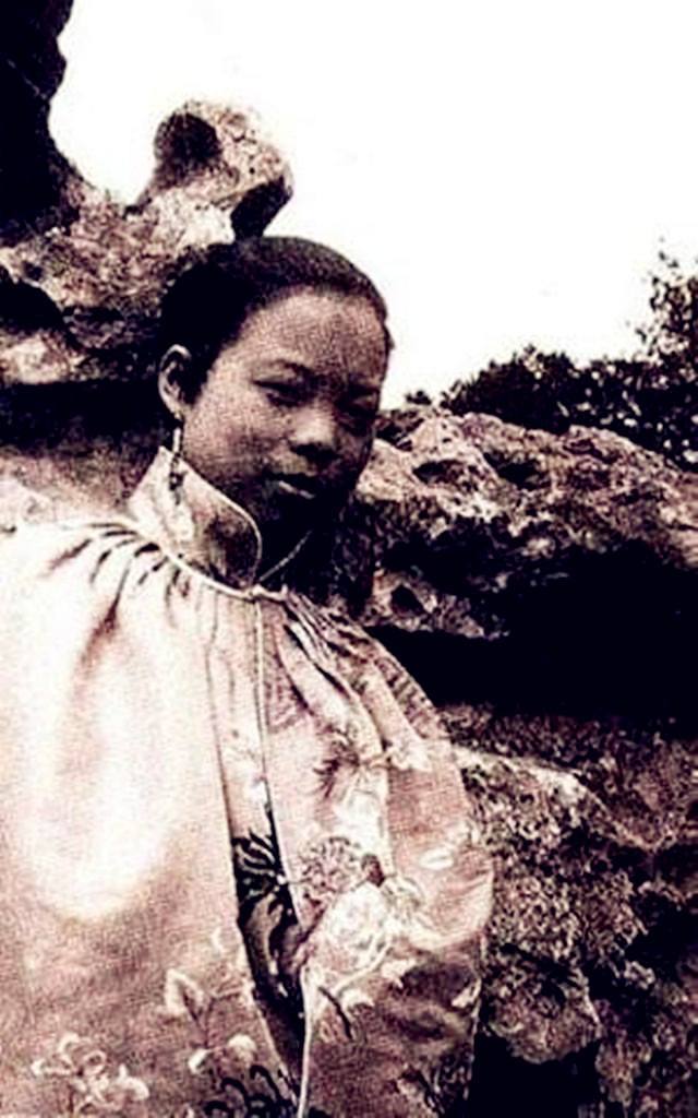 清朝老照片里面的女人都很丑?那是因为你没看到过她的照片