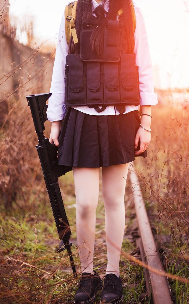 美女玩家绝地求生cos 这个美女可以打9分