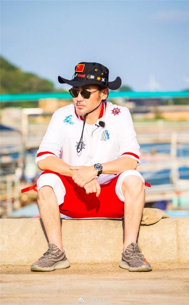 演过各种各样的角色,为什么手上的这个他从来不换?—吴秀波