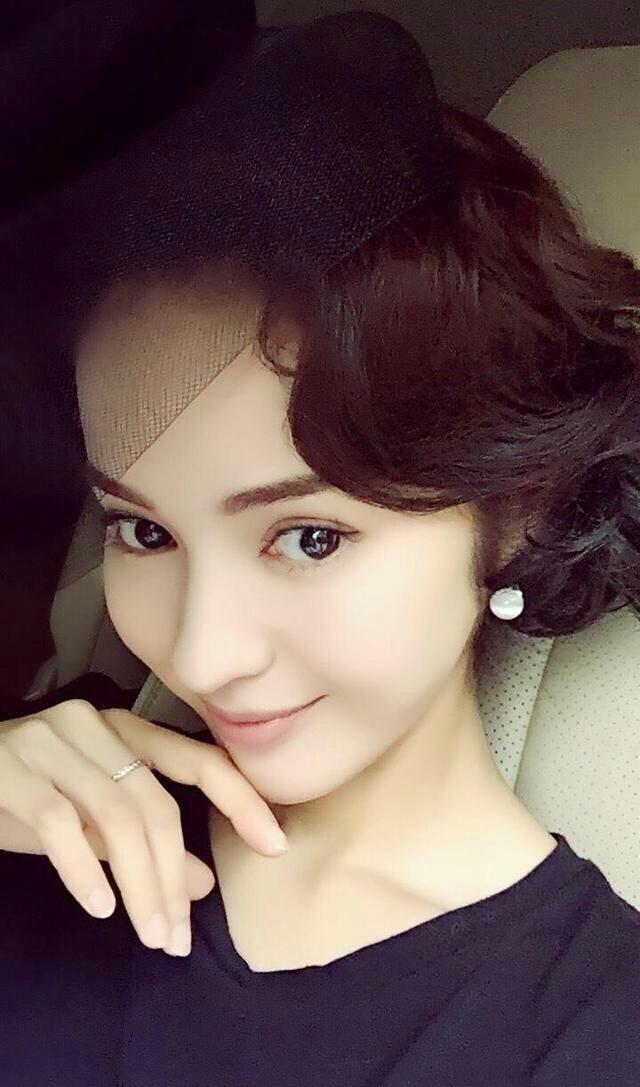 新疆又出一大美女,神似娜扎和迪丽热巴结合体|新疆|热巴|大美女_新浪