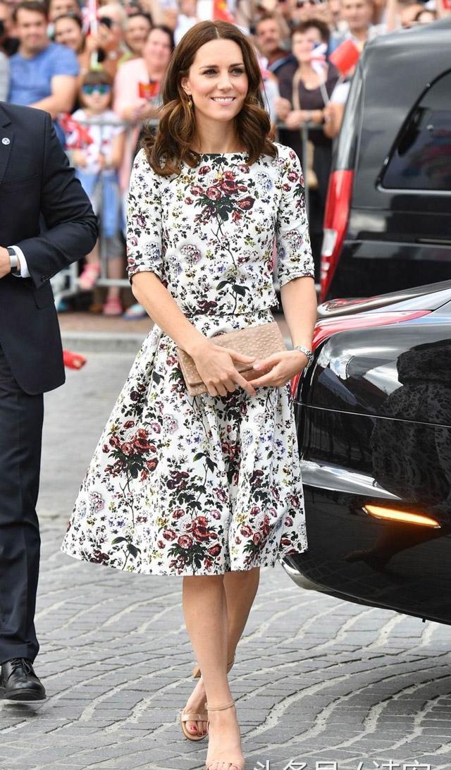 2017年凯特王妃最好看的10套衣服我们按价格高低给排了个序