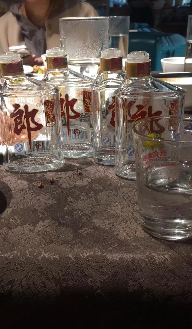 看了老婆发的朋友圈我怒气冲冲的打了她一顿,但是老婆却笑了