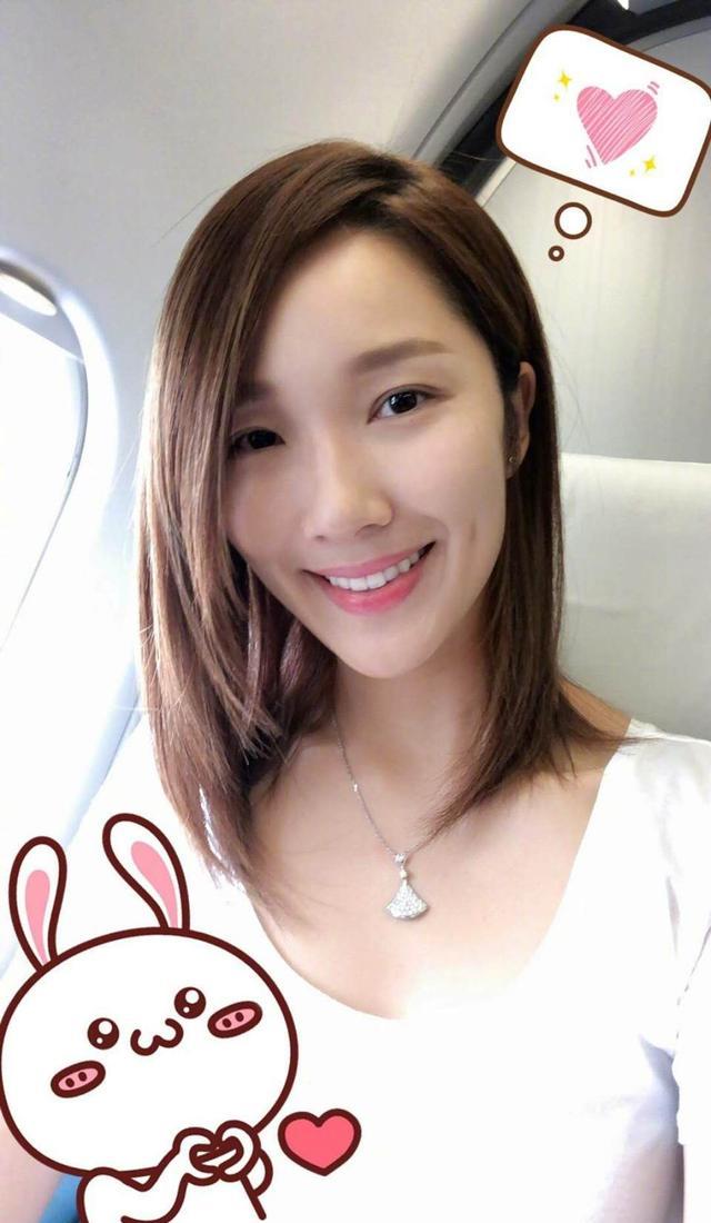 王祖蓝零点祝老婆生日快乐,33岁李亚男掉进蜜罐脸上眼里全是笑容