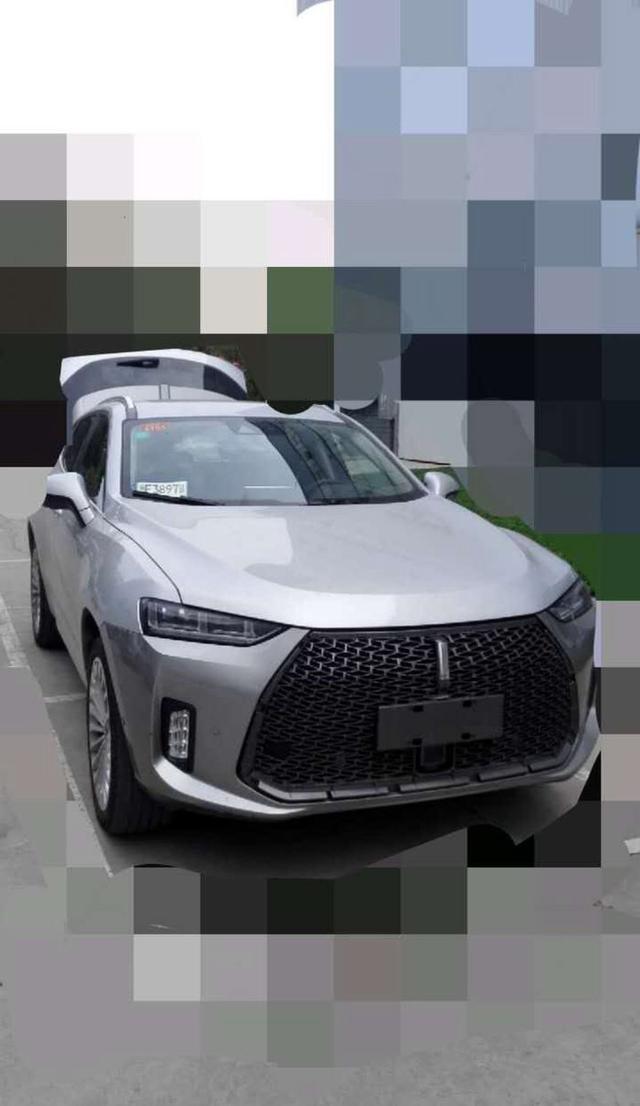 魏派p8真车实拍大嘴设计堪比奥迪4根排气管3个油,比亚迪服了