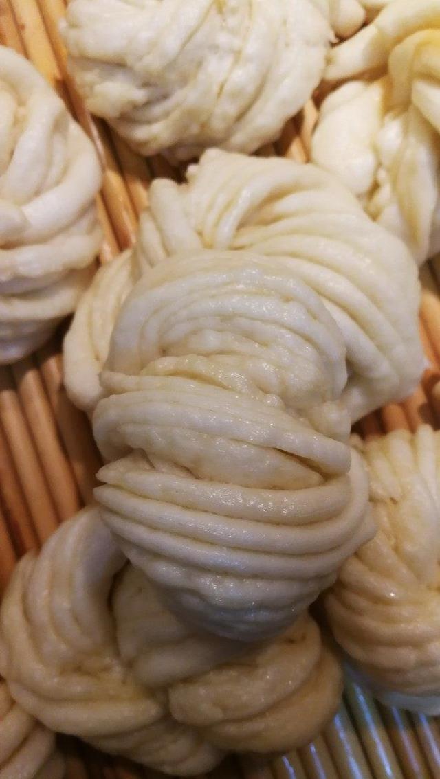 三分钟教会你做口感松软的银丝花卷学会早餐不用愁值得收藏