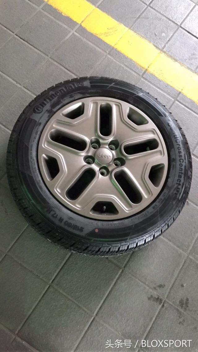 原厂自由侠75周年版轮毂(j值6.5装215 60r17马牌lx-2轮胎)