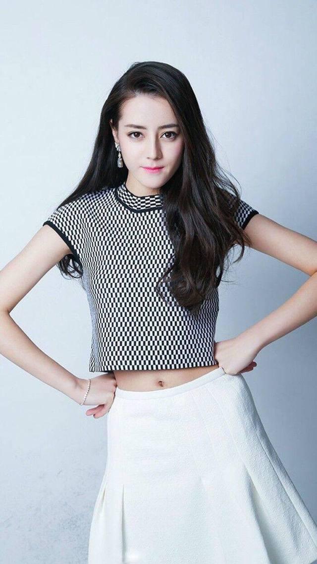 娱乐圈腰最细的五位女星, 赵丽颖第四, 第一名有个外号"细腰精"