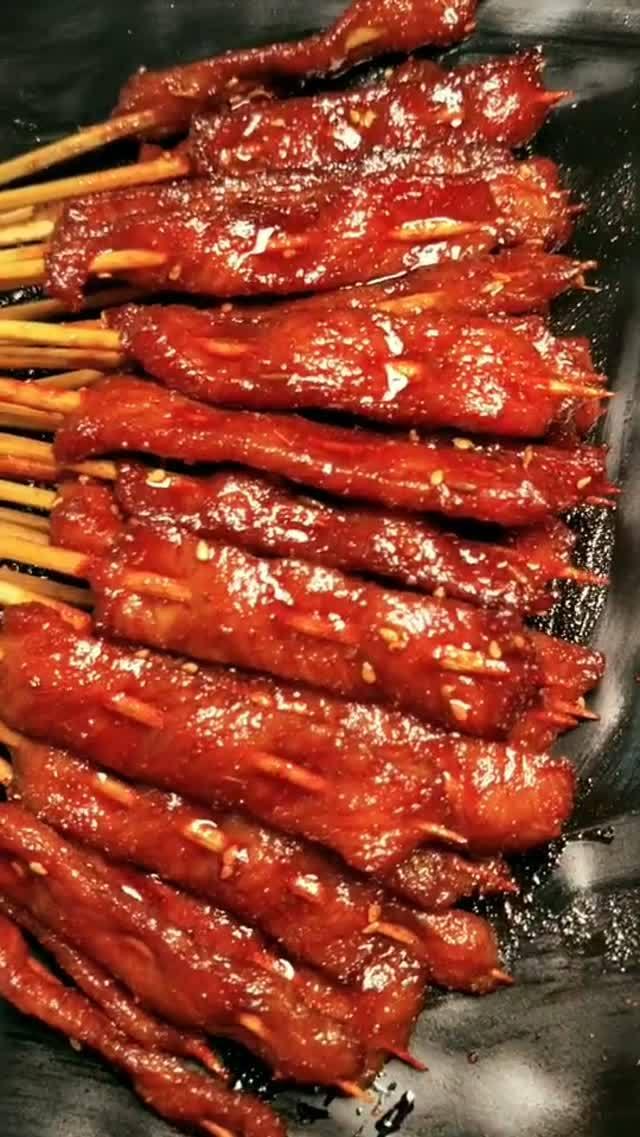 干炸里脊肉小串,高温催化鲜美多汁,又嫩又香男女老少都爱吃