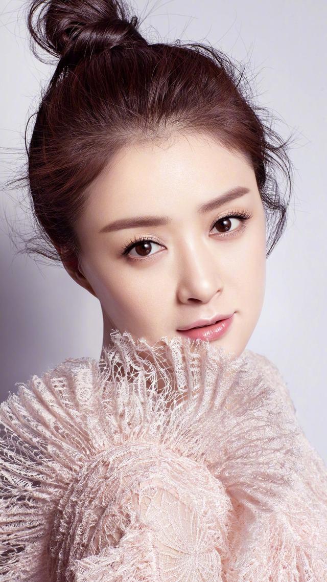 8岁出道,17岁成北漂,20岁爆红给父母买房,至今单身无人敢娶!