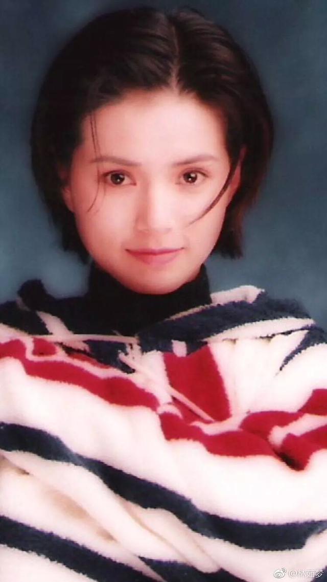 小龙女李若彤十几岁的时候就惊为天人啊怎么感觉像高圆圆