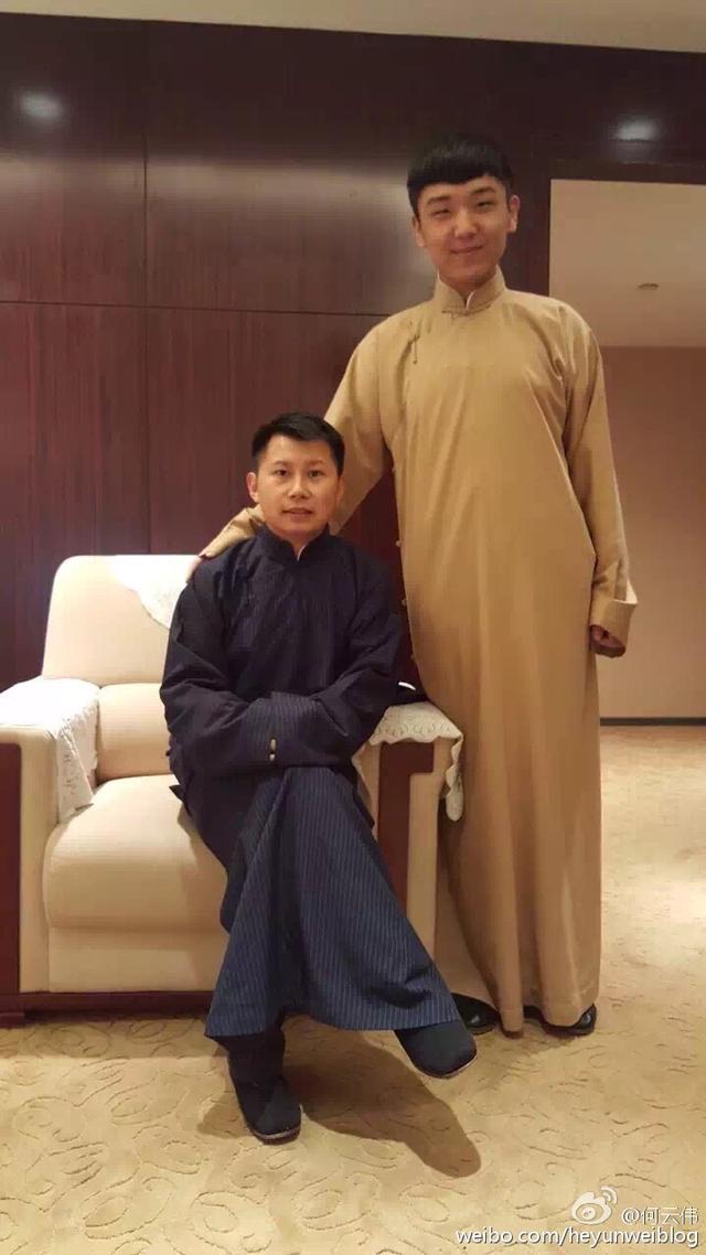 背叛师门惹争议,二婚娇妻比他高一头|何云伟|郭德纲|徒弟_新浪新闻