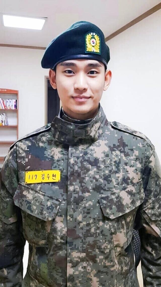 金秀贤入伍照片曝光,盘点入伍男星哪家最帅?