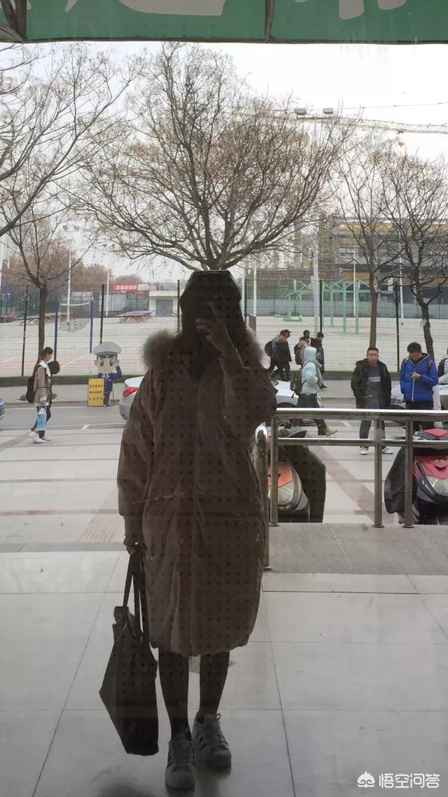 运动鞋搭配连袜裤好看吗, 会不会很怪?