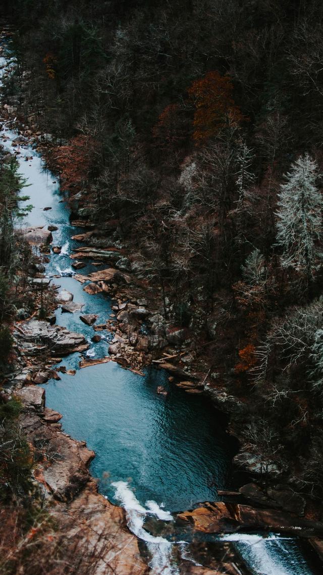 今天继续为大家送上iphone壁纸,iphonex的用户看上哪个壁纸了也可以