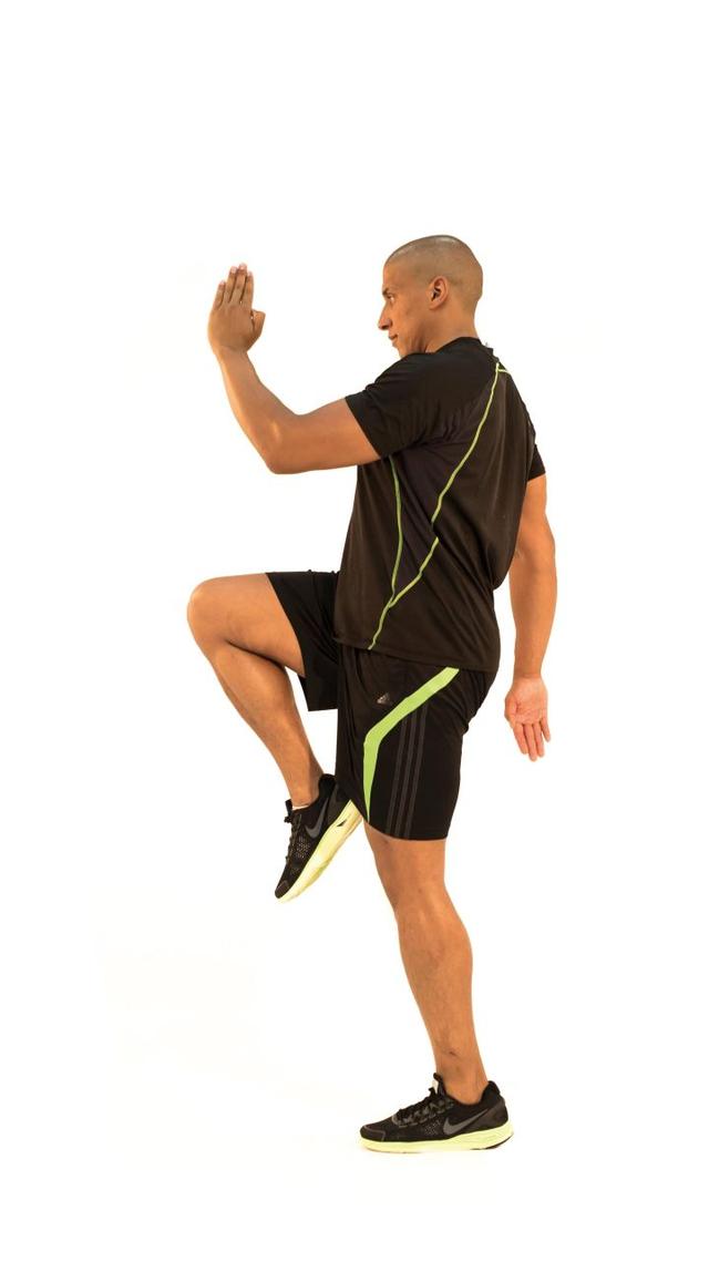 他是中国顶尖健身教练,也是潘石屹私人教练,教你8分钟训练法!